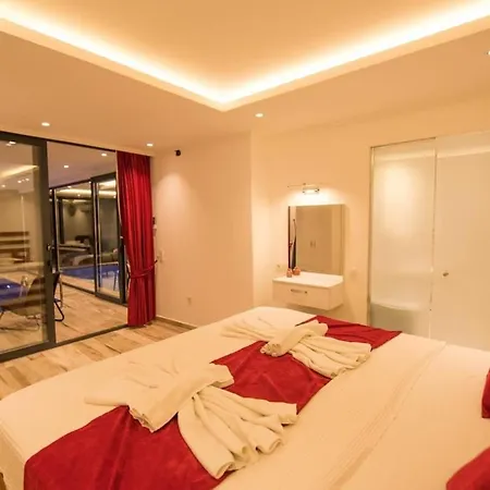 Vila With Sea Views Islamlar (Mediterranean)