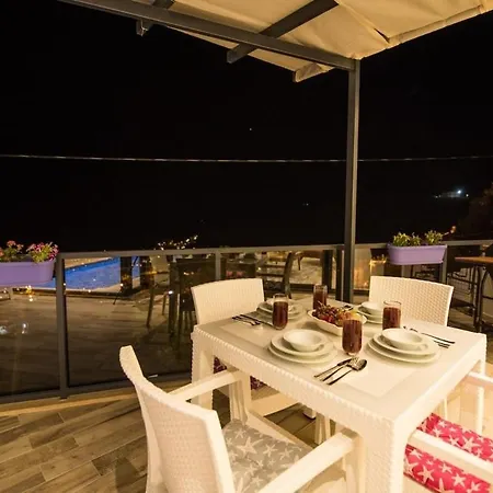 With Sea Views Villa Islamlar (Mediterranean)